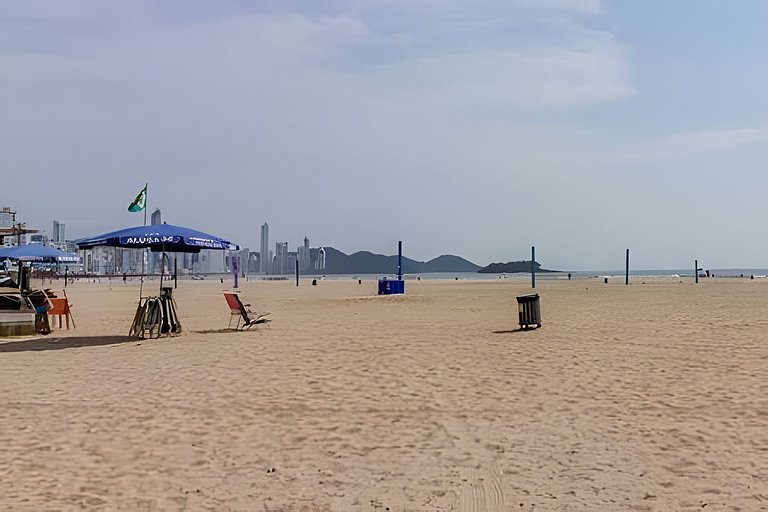 30 passos da areia de BC | Local top Perto de tudo