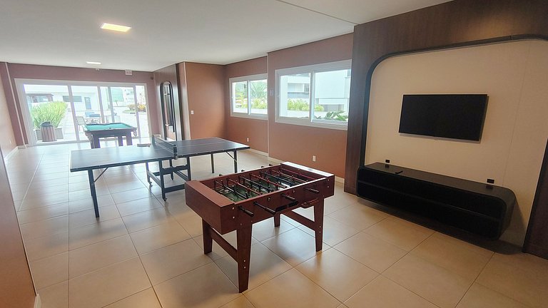 Apto em HomeClub top! Frente mar A/C e 02 garagens
