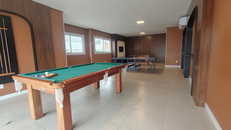 Apto em HomeClub top! Frente mar A/C e 02 garagens